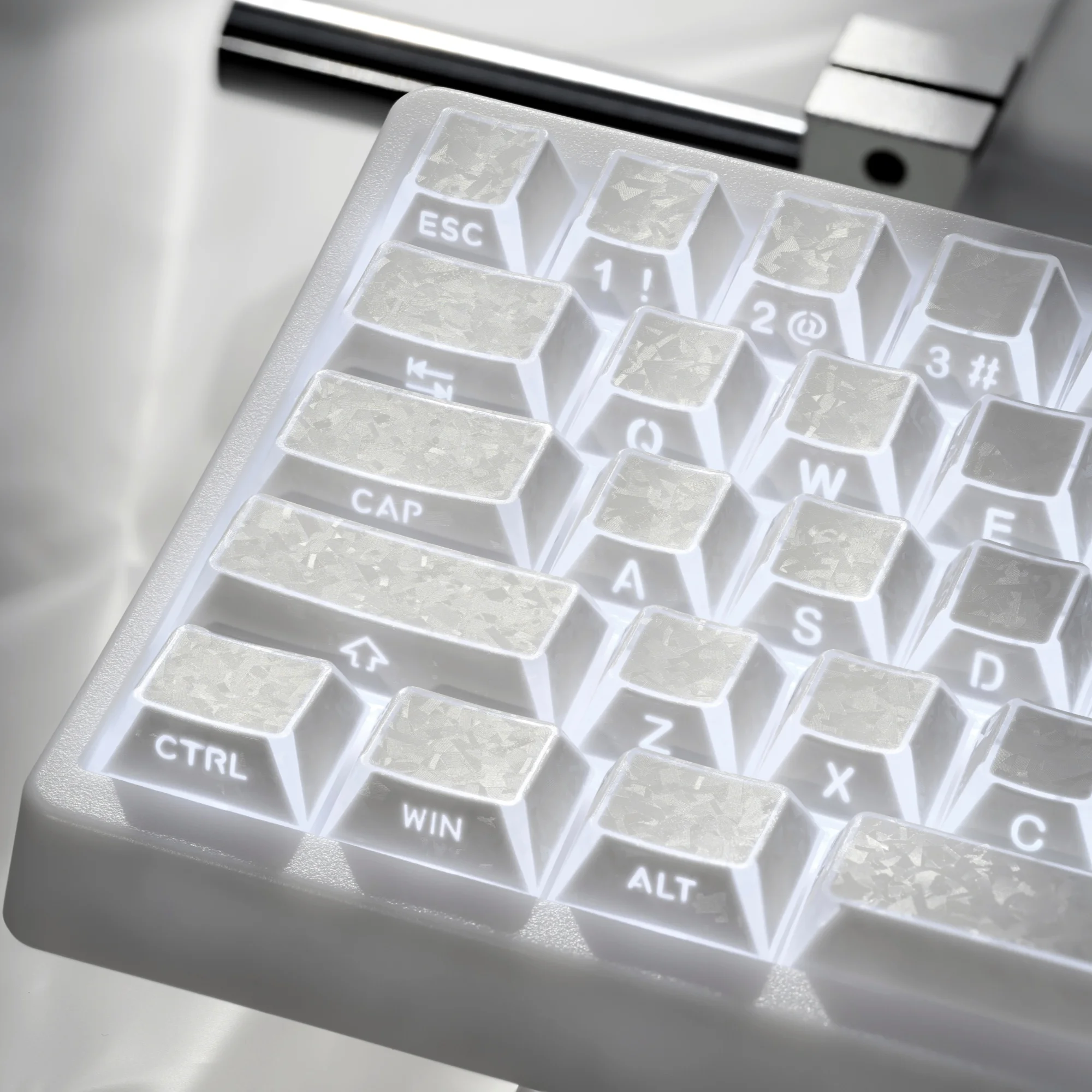 

XVX White Shadow Forged Carbon Shine-Through Cherry Profile 136-Key PBT Side Print Keycap Set