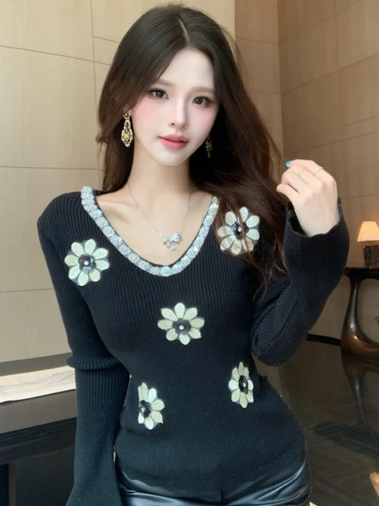 

Elegant Long Sleeve Knitted Sweater Women Sexy Soft Style V-Neck Early Spring New Unique Top Comfortable Breathable Korean Ve...