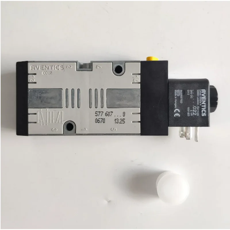CD07 Two position five way directional valve 24VDC Original AVENTICS