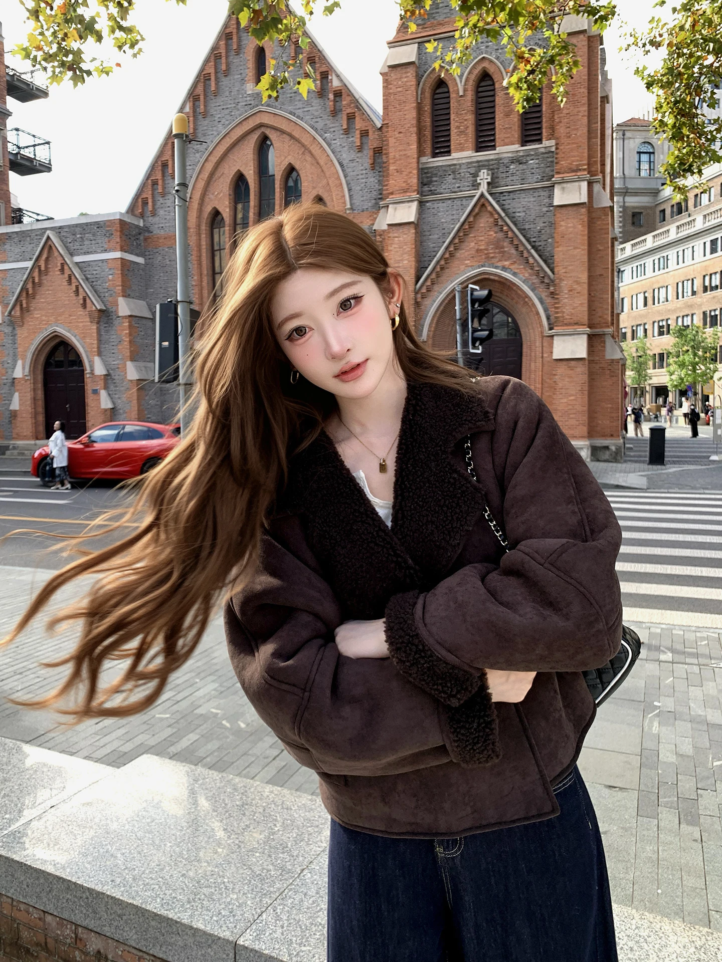 

Женская короткая куртка из овечьей шерсти с воротником из кожи и меха, удобная, теплая, повседневная, свободного кроя, с рукавами «летучая мышь»