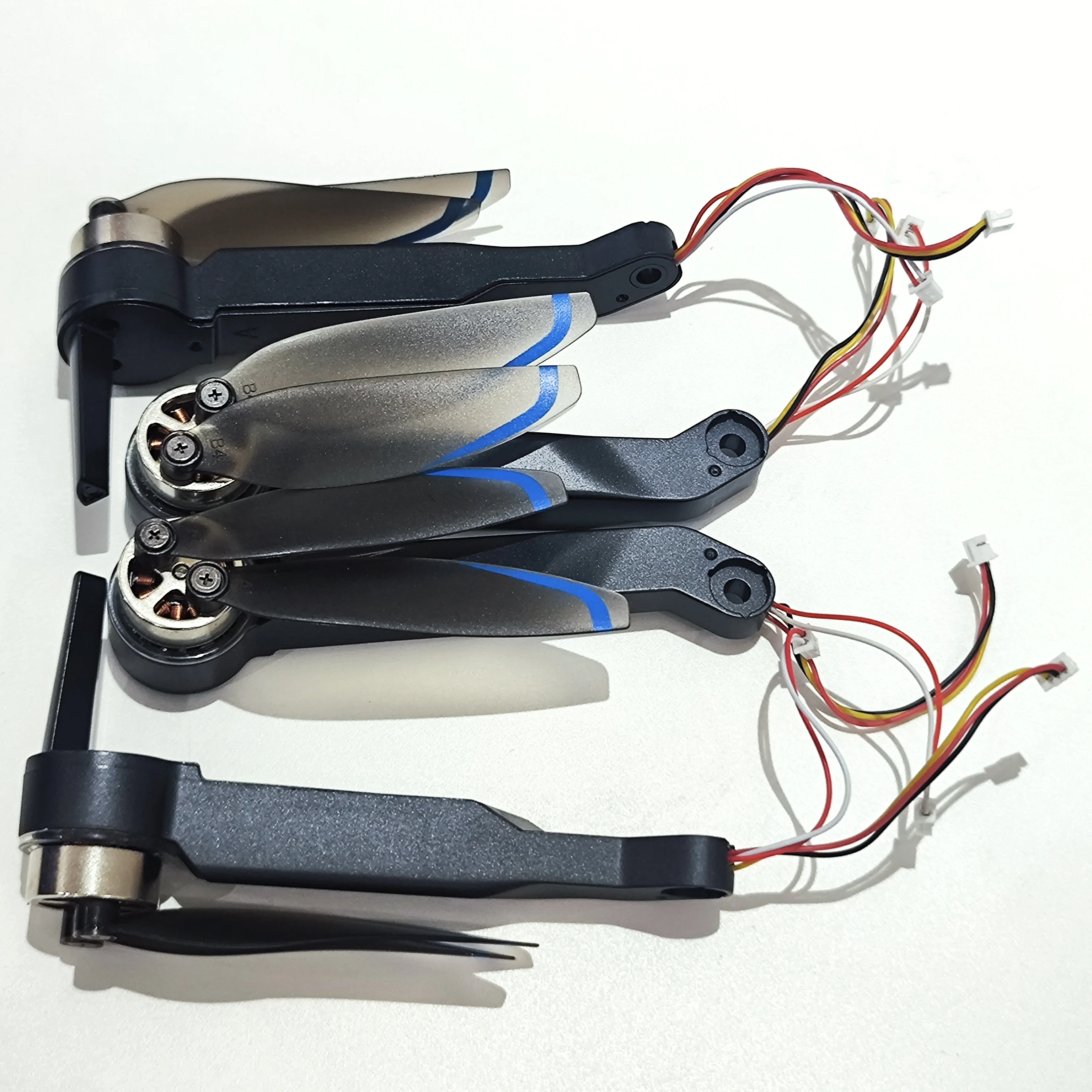 Original LF666 Foldable Brushless Drone RC Quadcopter Spare Parts Motor Arm 4PCS With Blade Propeller Maple Leaf Wings Props