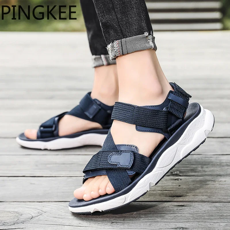 PINGKEE Hook Loop tessuto superiore regolabile Casual rotondo Open Toe sandali da spiaggia Slip on sandalo maschile in pelle scarpe da uomo estive