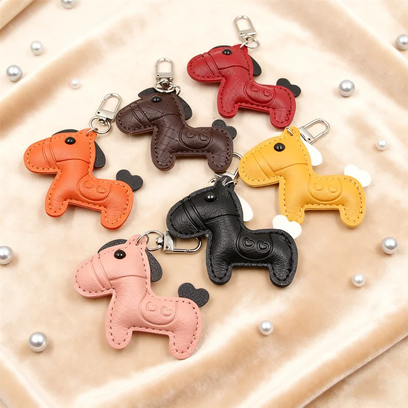 HUAHUDurable Pferde-Schlüsselanhänger aus PU-Leder für Männer und Frauen, Taschenanhänger-Charm, perfektes Geschenk für Schwester oder BestieHUAHUA