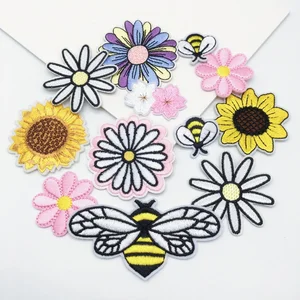12 piezas de hierro bordado en parches Daisy Sunflower Bee Butterfly Animal Patch Applicique Reparación para Jeans Bolsas 10 mejores bordados de mariposa de ventas - №5