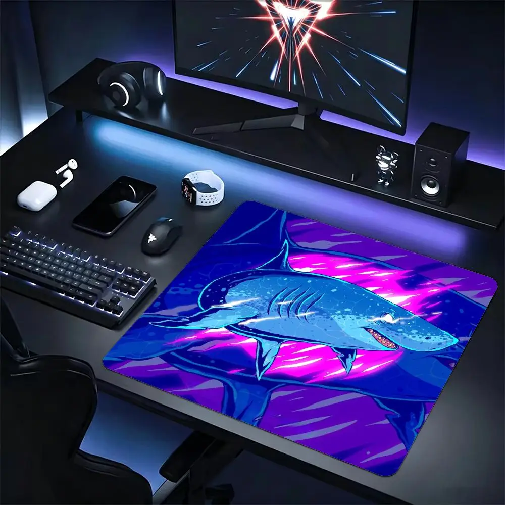 E-sports Neon Howling Wolf Small Mouse Pad Gaming Laptop Mousepad Gamer Carpet Keyboard Mat Cool Wildlife Animal Art Mouse Pads