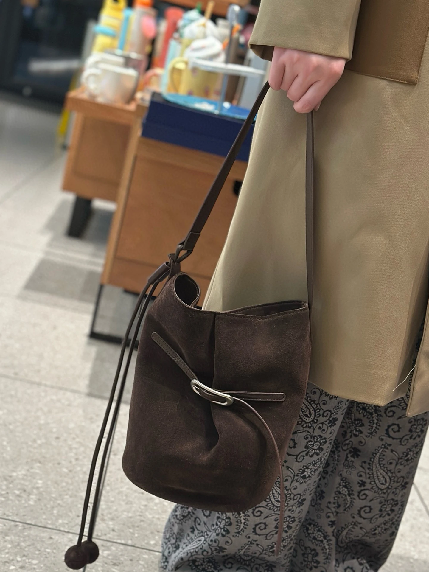 automne-hiver-nouveau-sac-buet-en-peau-de-veau-givre-femmes-haut-de-gamme-sens-en-cuir-veritable-hache-sac-a-bandouliere-grande-capacite-sac-a-bandouliere