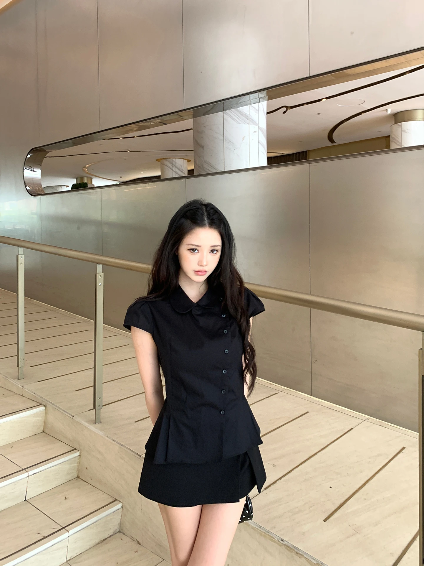 

Стильная женская рубашка с коротким рукавом: уникальная, красивая, черная, приталенная, из смесового хлопка, удобная, для повседневной носки, летняя новинка