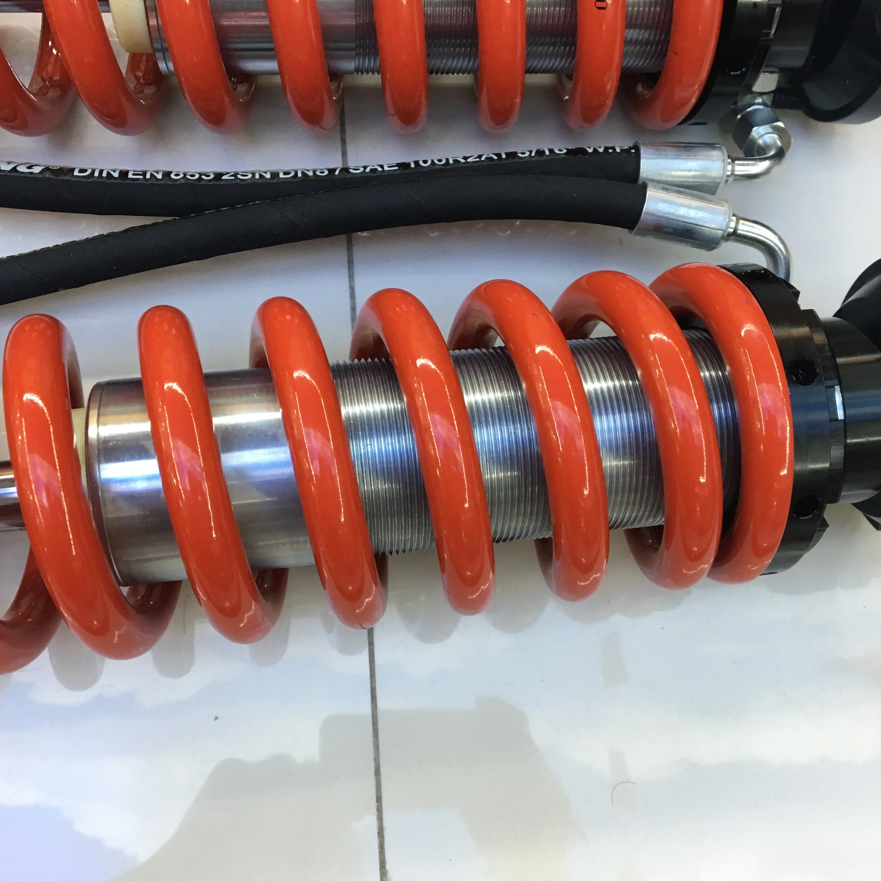 High Quality Adjustable Nitrogen Suspension Shock Absorbers for Tacoma Tundra Hilux Ranger Navara Pickup Available