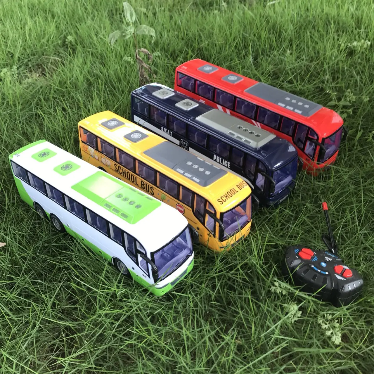 

1/30 RC Bus Electric Remote Control Car with Light Bus School City Tour Model 27Mhz Radio Controlled Machine Toys for Boys Xmas