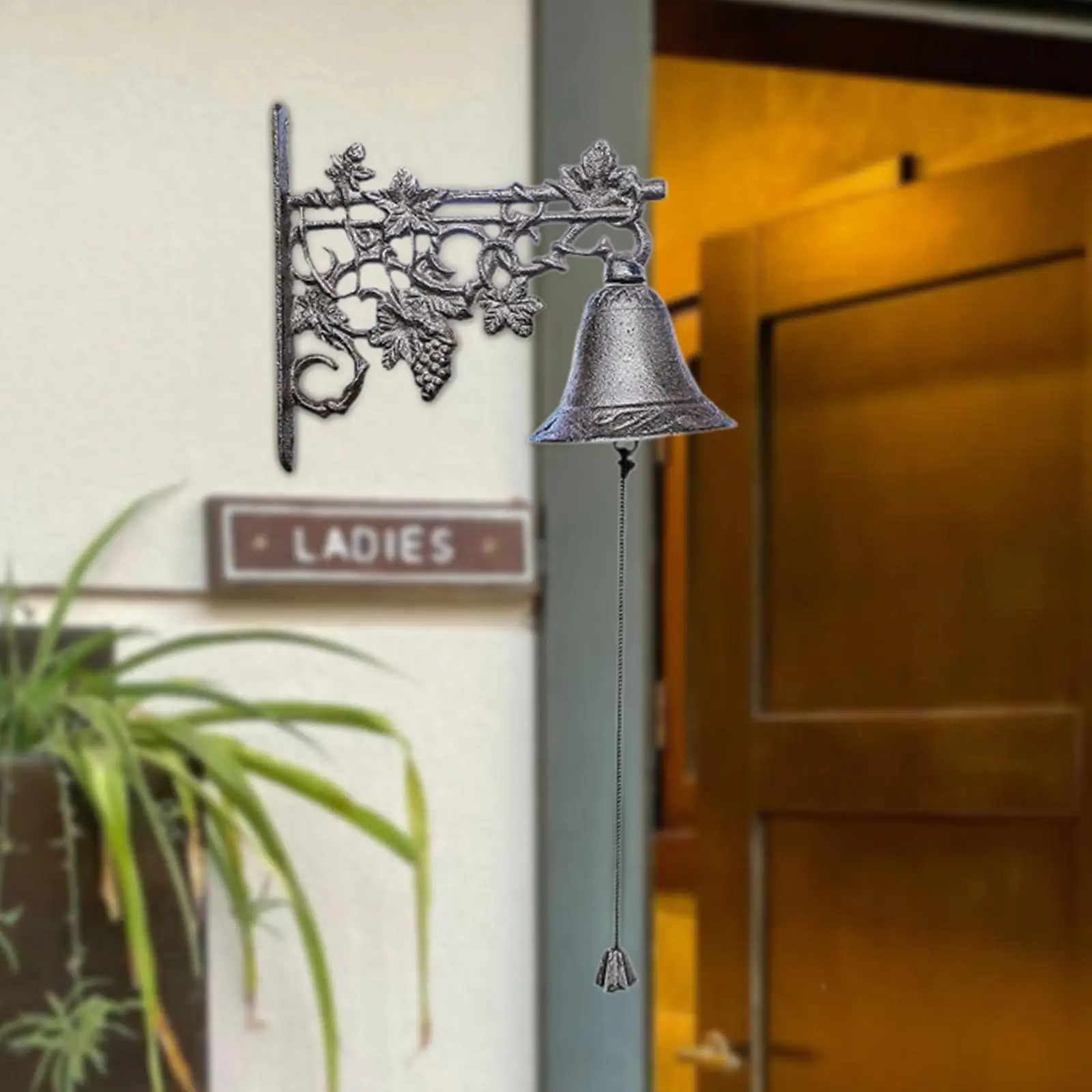 Dinner Bell Hanging Bell Vintage Style Rustic Indoor Cast Iron Door Bell Hand Bell for Entry Lawn Outside Courtyard Reception