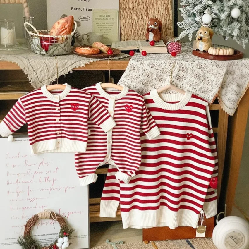 

Family matching striped sweater red knitted love design mother baby daughter winter warm clothing