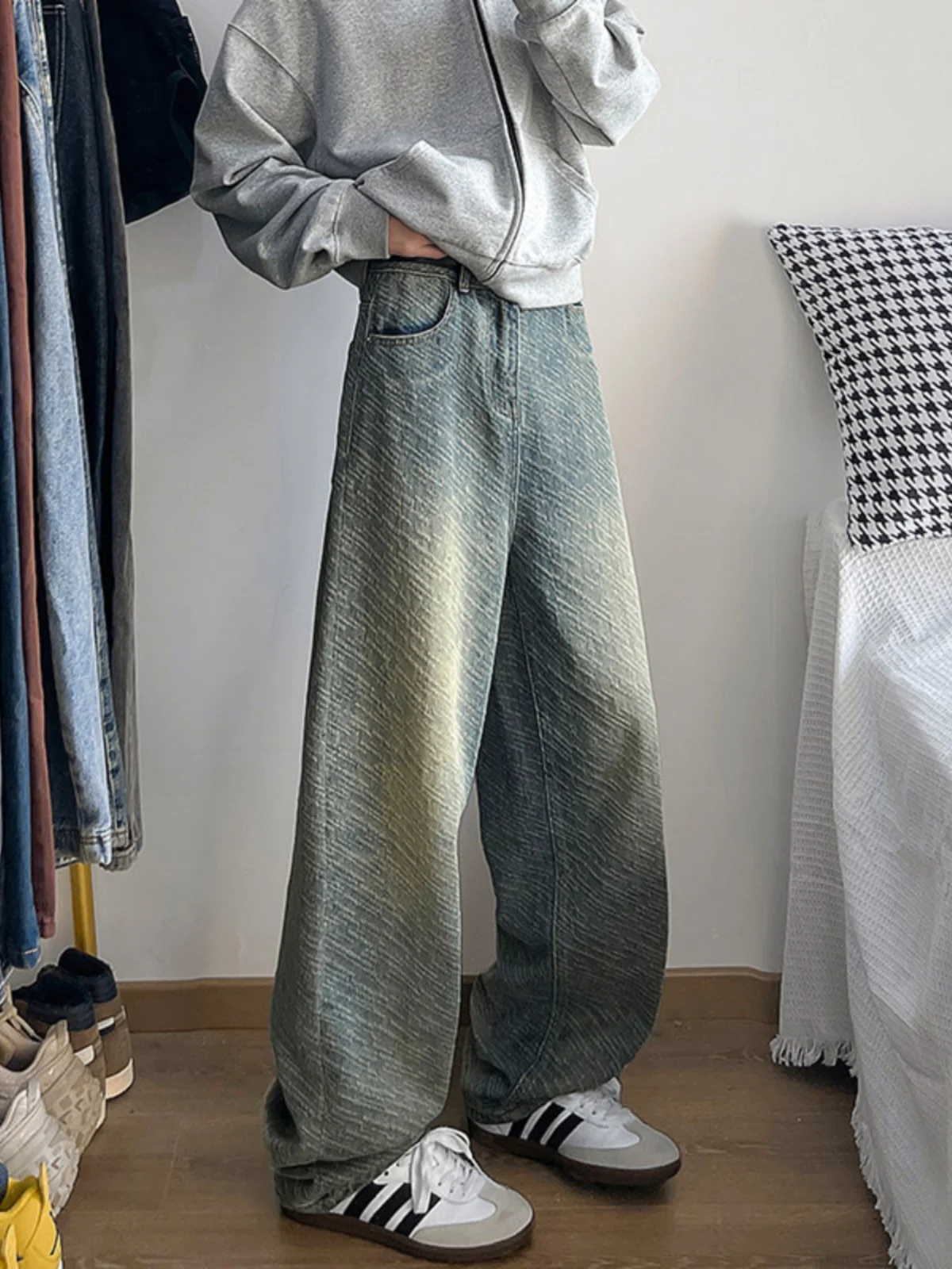 

Мужские джинсы из синего денима в стиле ретро, осенне-зимние, свободного прямого кроя, с дизайнерским акцентом, в американском уличном стиле, длинные брюки, цвет Метеоритный П.