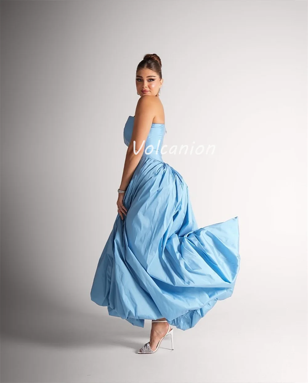 Customized High Quality Simple Charmeuse Ruched A-line Strapless Long Dresses Bespoke Occasion Dresses Modern Style Classic