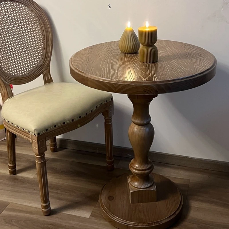

‌ Винтажный круглый приставной столик, торцевой столик для дивана из массива дерева, антикварный журнальный столик на балконе, акцент в деревенском стиле для домашнего декора