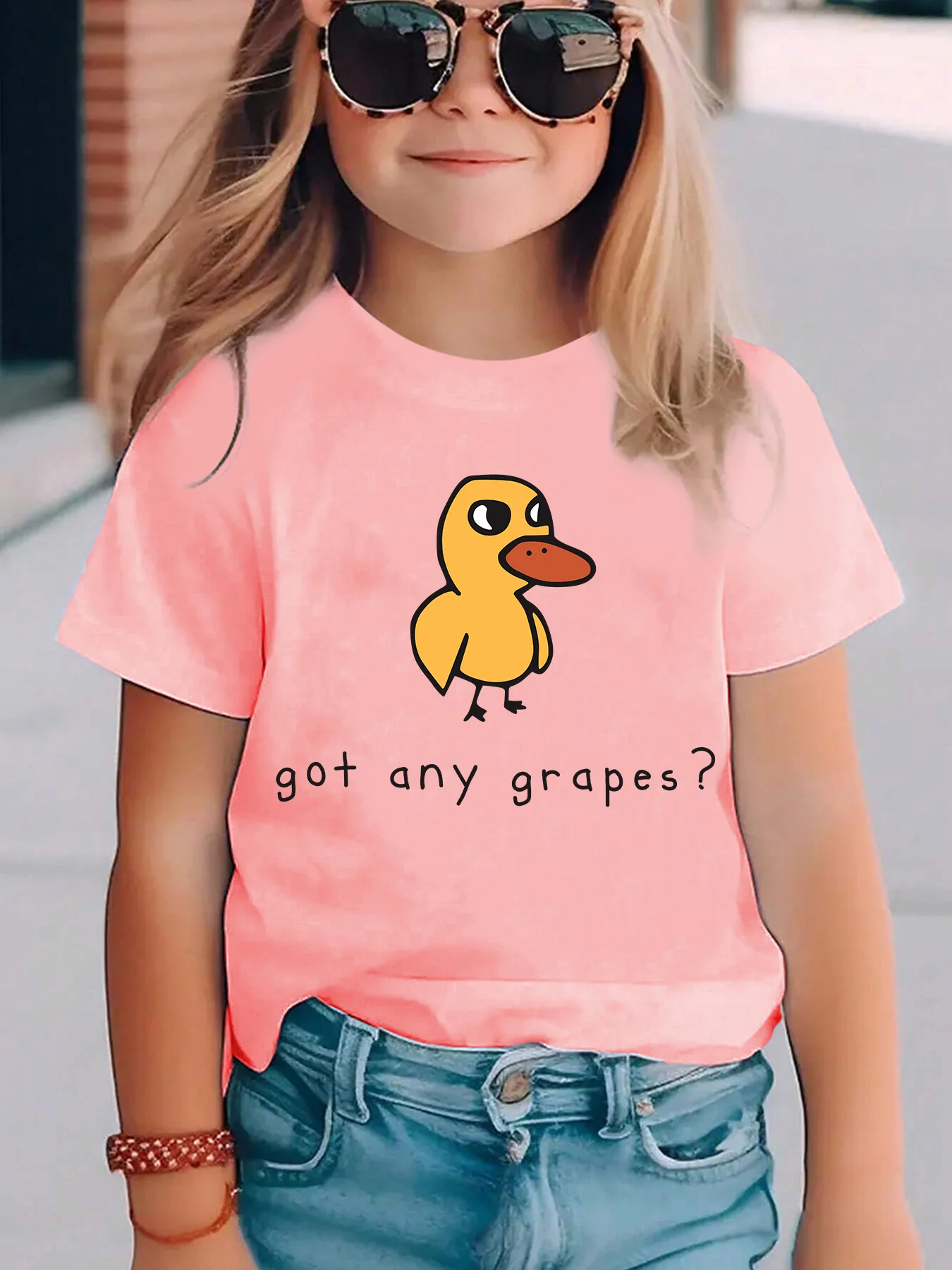 2026 Zomer Mode Meisjes T-shirt met ronde hals en korte mouwen GOT ANY GRAPES Gele eendprint Casual veelzijdige top Meisjeskleding