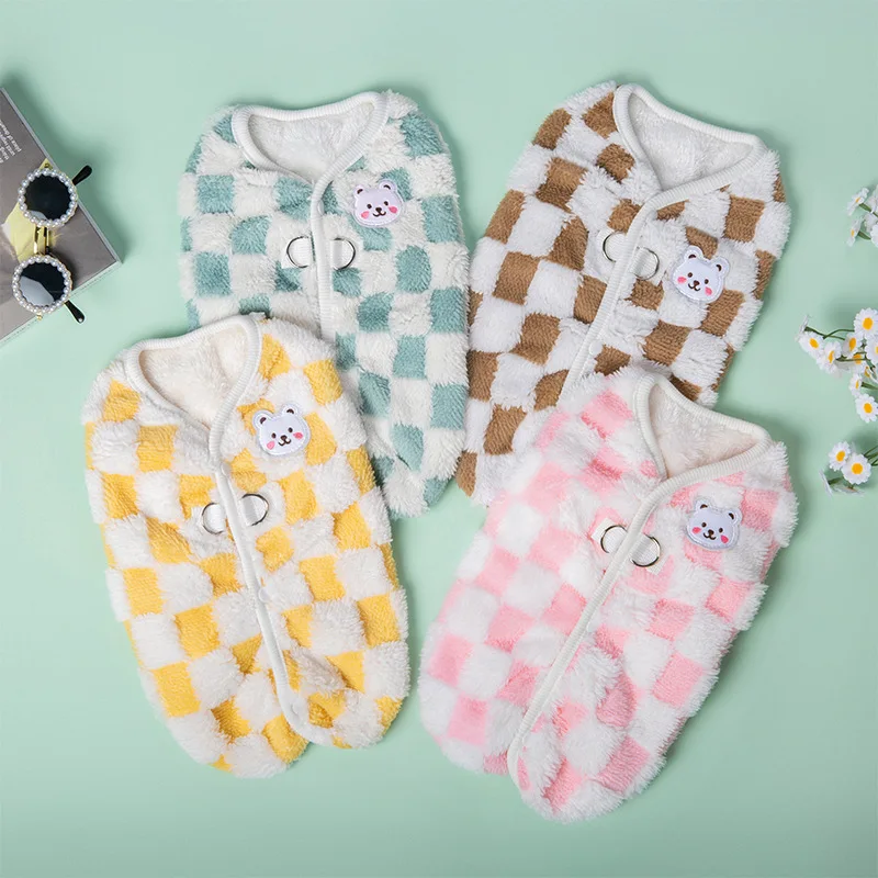 

Hot selling spring, autumn, and winter pet dog clothing, comfortable close fitting vest, thick and warm checkered wool pile