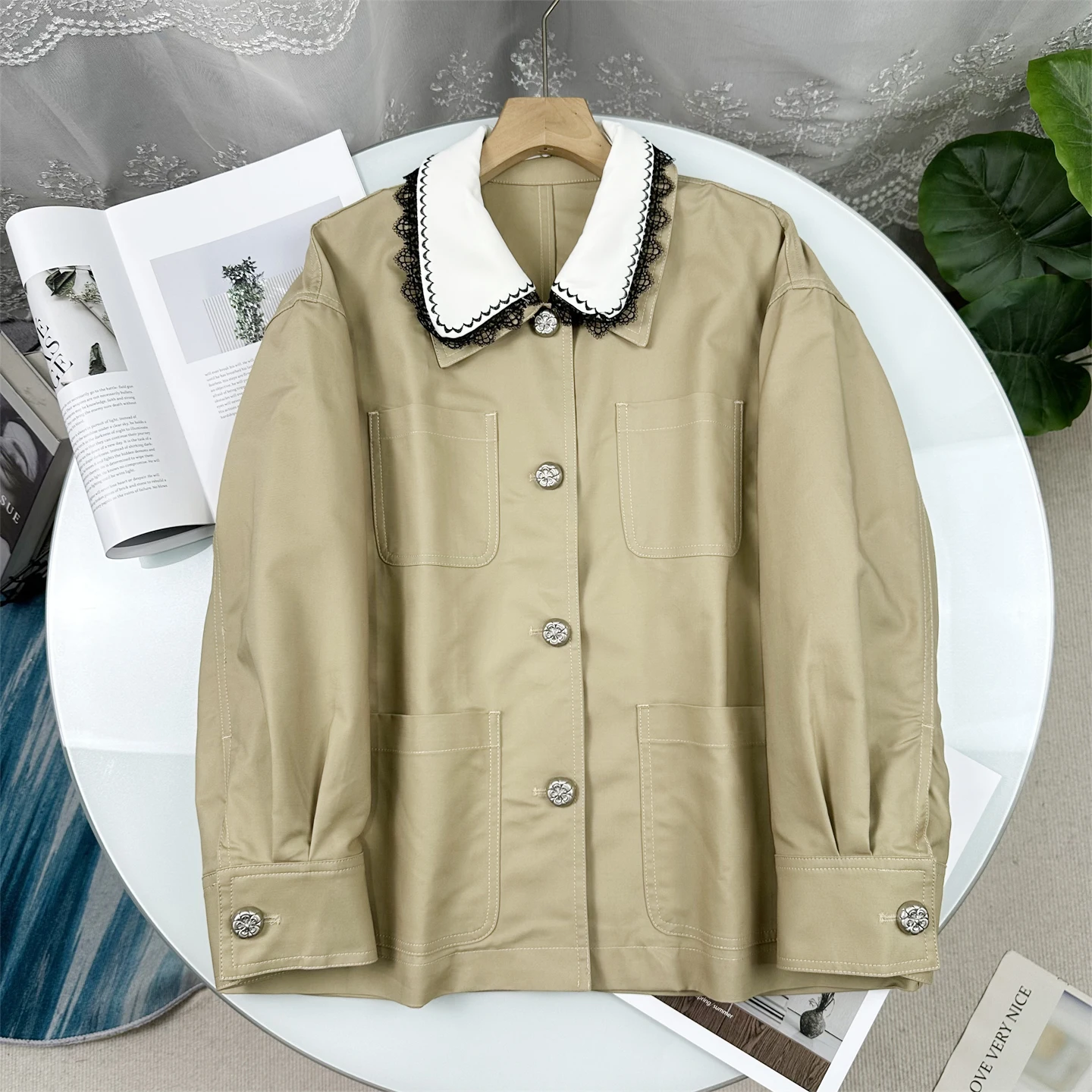

Retro Barn Style Women's Short Coat Four Pocket Stand Collar Detachable Flower Intelligent Sensation Spring New Arrival