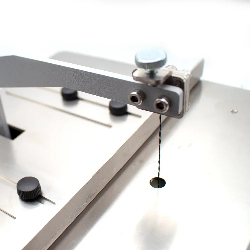 

AC 100-240V Electric Fretsaw Mini Bench Jig Saw DIY Emery Cutting Saw Gold Silver Copper Aluminum Hardwood Cutter 180W