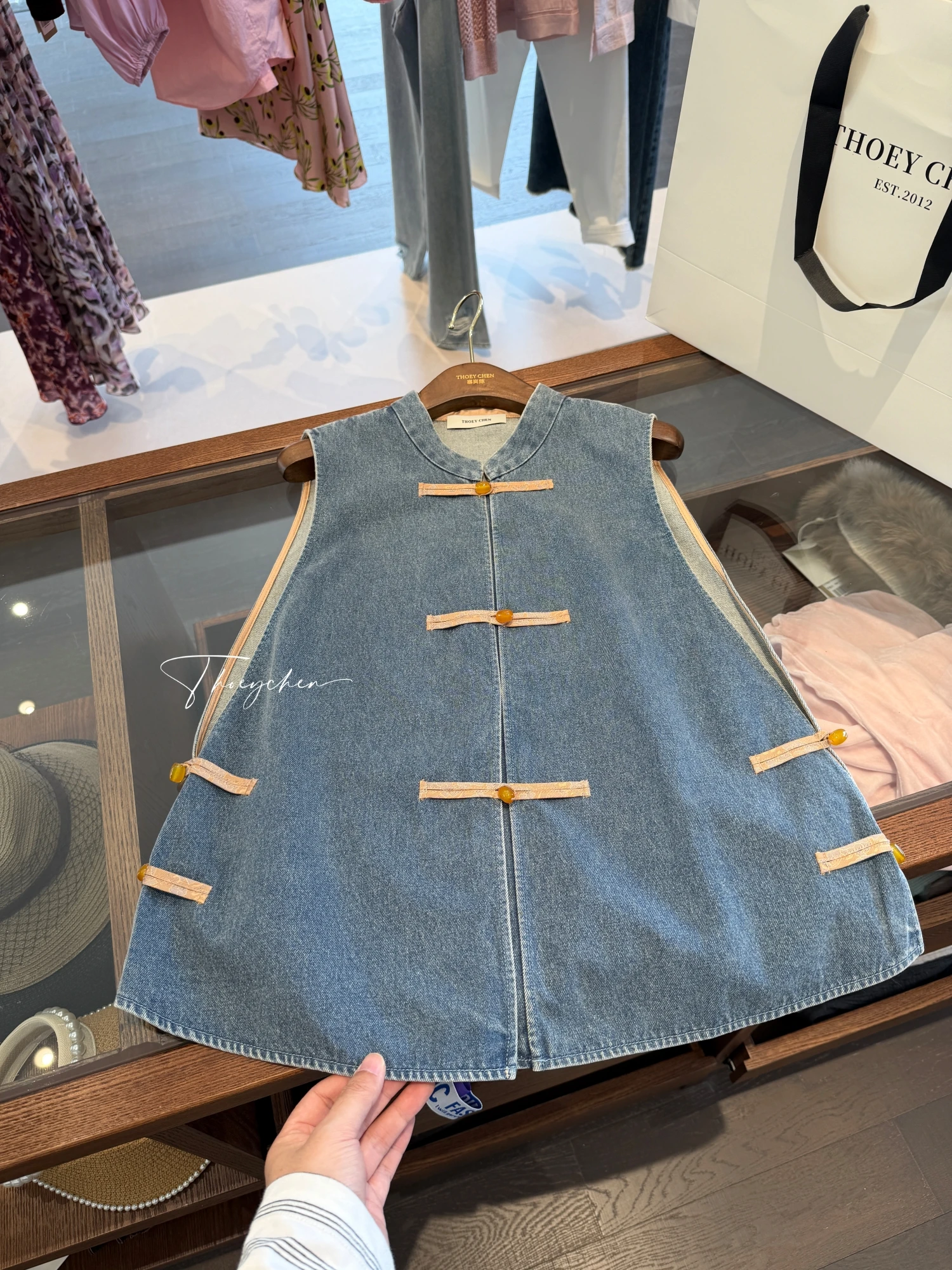 

New Chinese Style Loose Women's Denim Tank Top Buttoned Vest Summer Casual Cotton Lycra Blend Short Sleeve Top