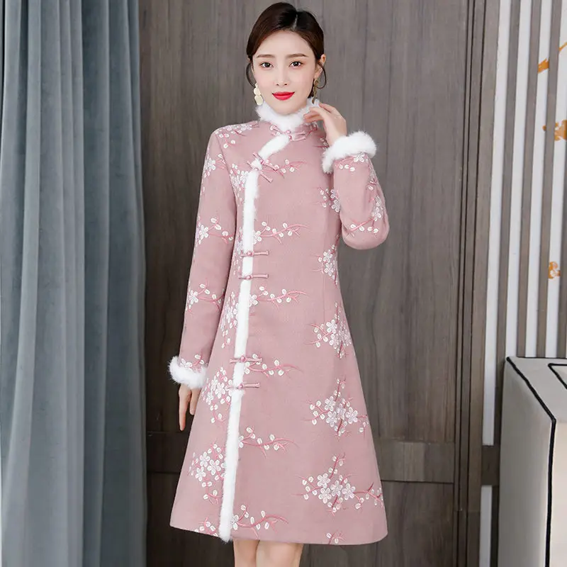 

Autumn And Winter Chinese Style Retro Improved Cheongsam Rabbit Fur Collar Embroidered Woolen Coat Dress Elegant Vestidos T983