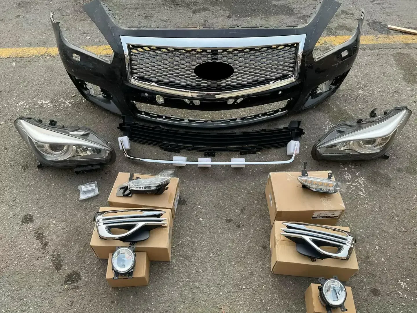 

Car surround Front rear Bumper Headlight Fog lamp grill tailgate for Infiniti M25 modified Q70L