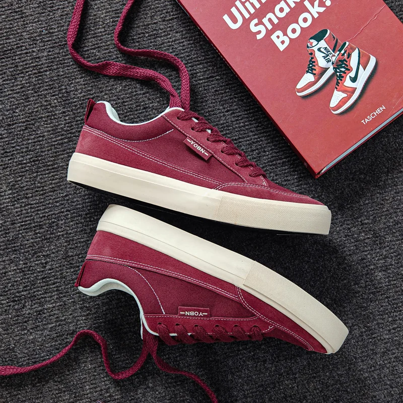 أحذية رجالية جديدة لعام 2025 أحذية تزلج خريفية بنعل سميك أحذية خبز غير رسمية متعددة الاستخدامات النسخة الكورية أحذية رياضية عصرية