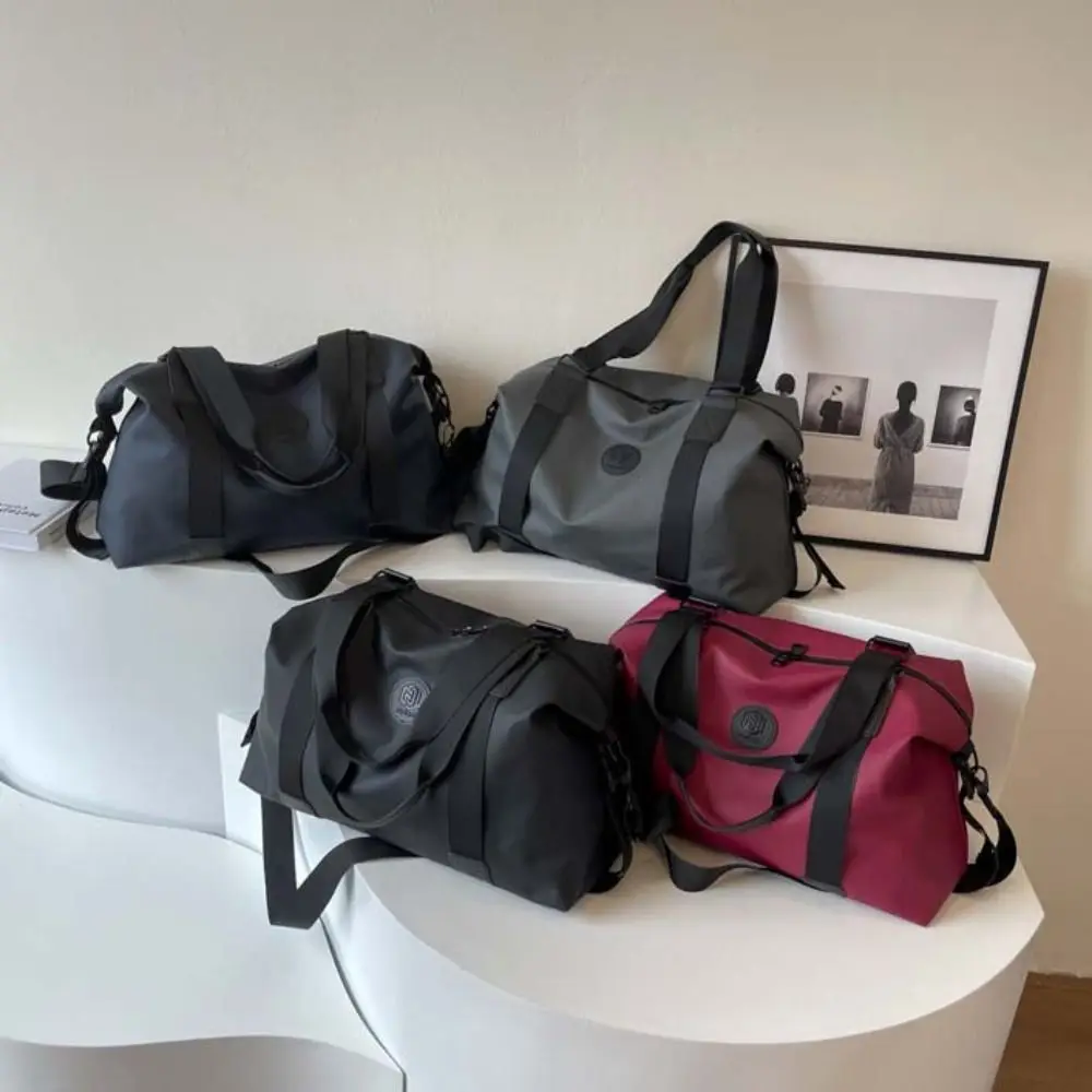 

Fashionable Large-capacity Sports Fitness Bag Waterproof Luggage Bag Travel Handbag Duffel Bag Lightweight Gym Bag Business