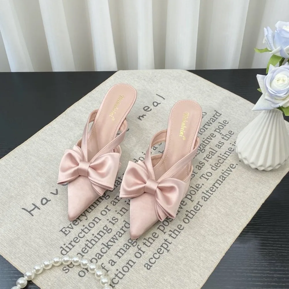 2026 Neue Feen-Stil Rosa Coole Pantoletten für Damen – Französische spitze Schleifen-Hohle High Heels, Halb umwickelte Damen-Slipper für den Sommer – Detail 4