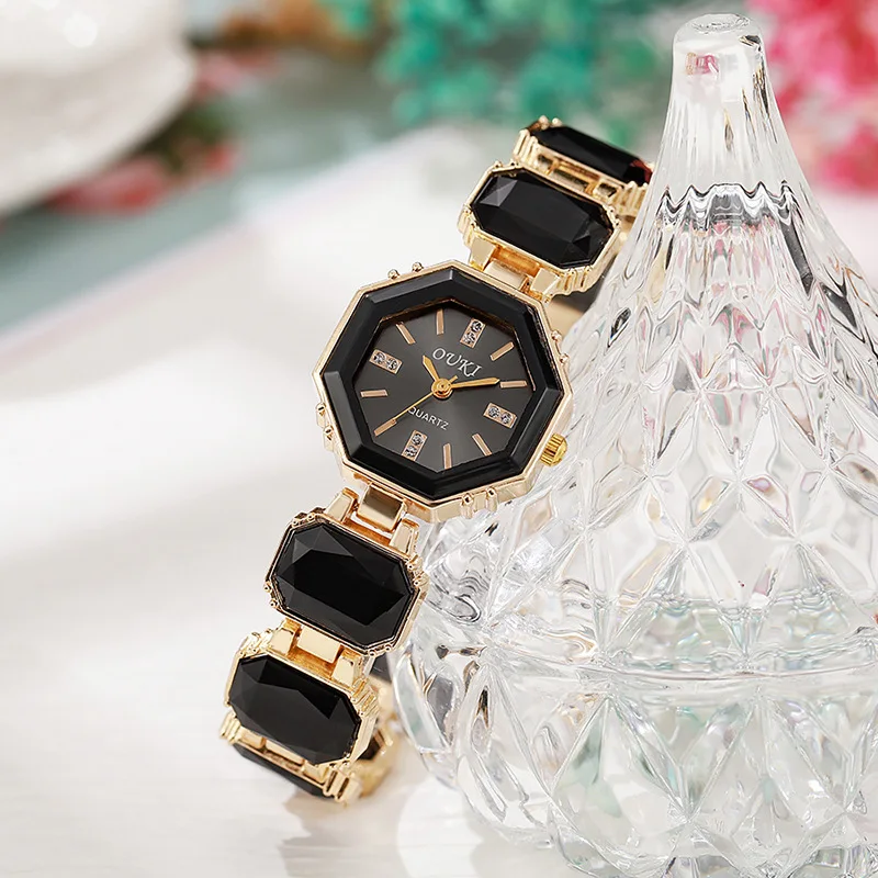 Small Cube Candy Watch, Large Gemstone Colorful Emerald Niche High-end Light Luxur Fashionable Bracelet Women Watch for Ladies