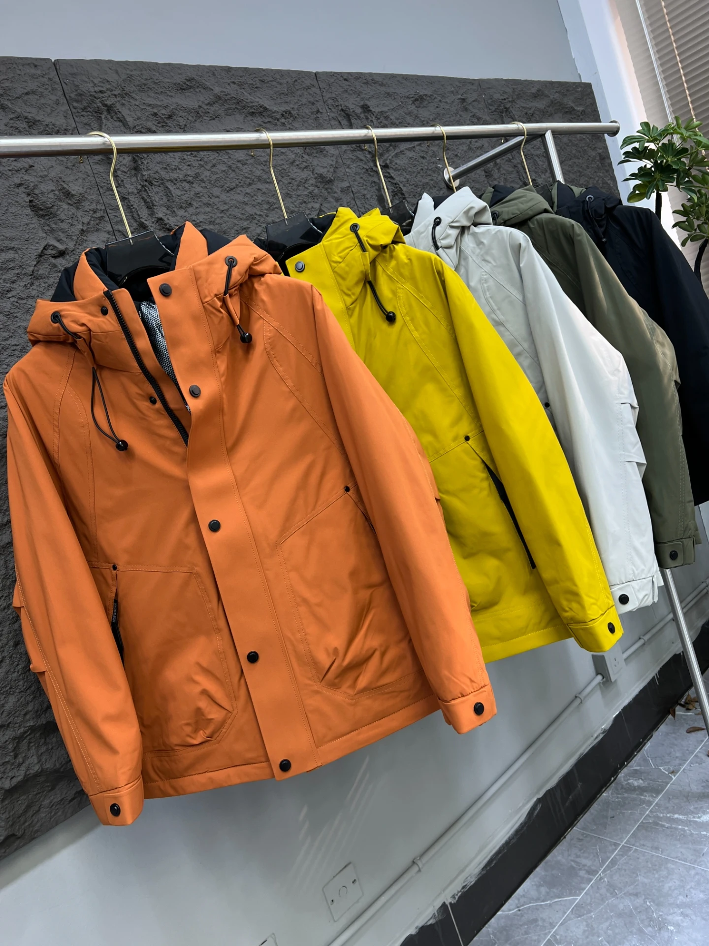 

Outdoor Men's Winter Faion Workwear Warm 90 Du down Hooded Durable Water-Resistant Windproof Padded Jaet Regular Fit