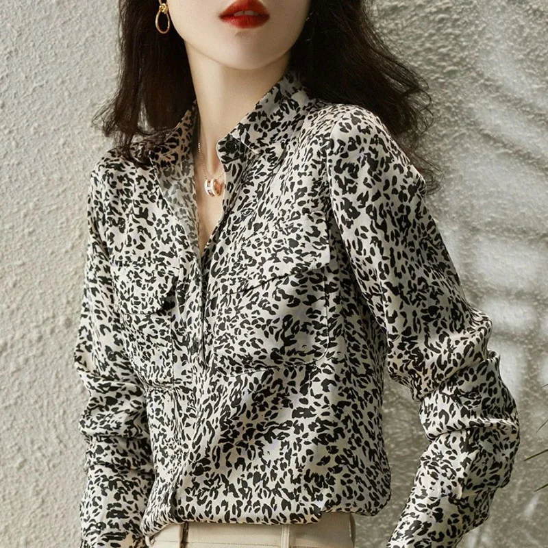 Casual Fashion Lapel Printed Button Pockets Leopard Shirt Women\'s Clothing 2022 Autumn New Korean Tops Loose Office Lady Blouse