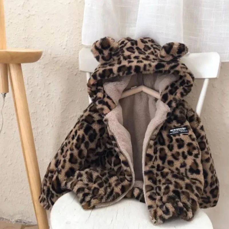 Abrigo de algodón para niña, chaqueta a prueba de viento, prendas de vestir cálidas de leopardo, terciopelo grueso, ropa de invierno, 2023