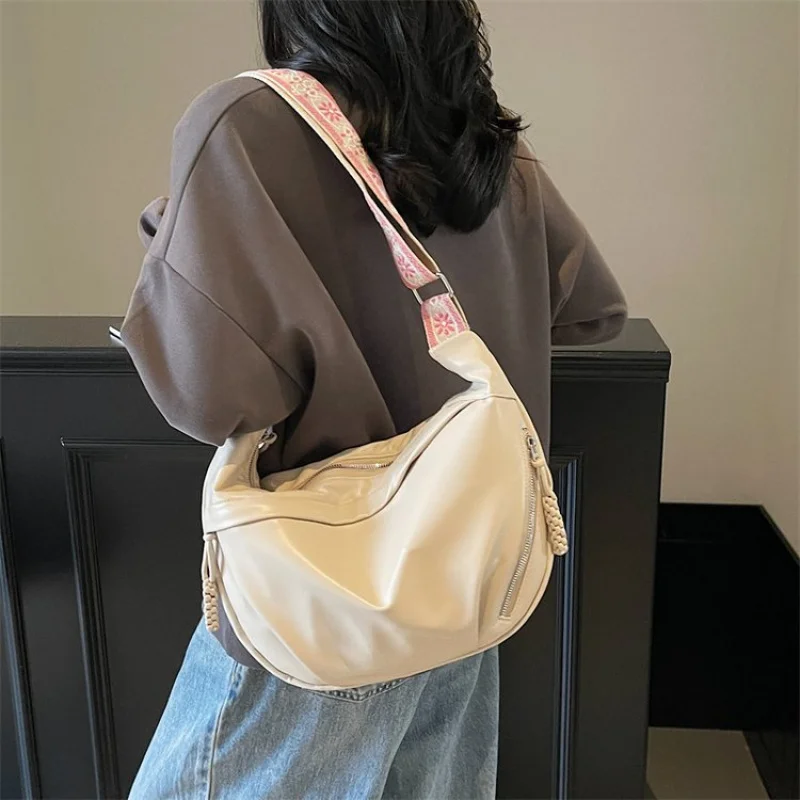 

High-End Women Luxury Tote Bag With Paris Classic Designer Details And Simple Vintage Feel Suitable For Modern Ladies​