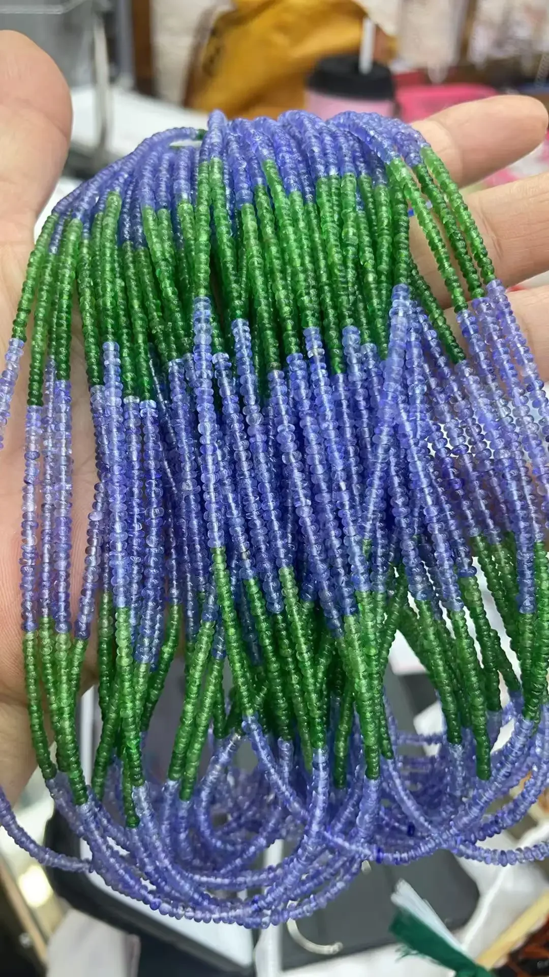 

Natural Tsavorite+Tanzanite Gradient 2x3mm Necklace Length 39cm