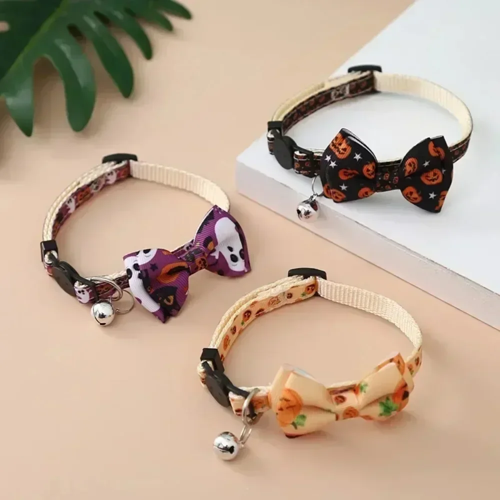 1× Halloween-Katzenhalsband mit Fliege, Glocke, Kürbis-, Totenkopf- und Geistermustern, Sicherheitsverschluss, verstellbares Katzenzubehör für Haustiere – Detail 2
