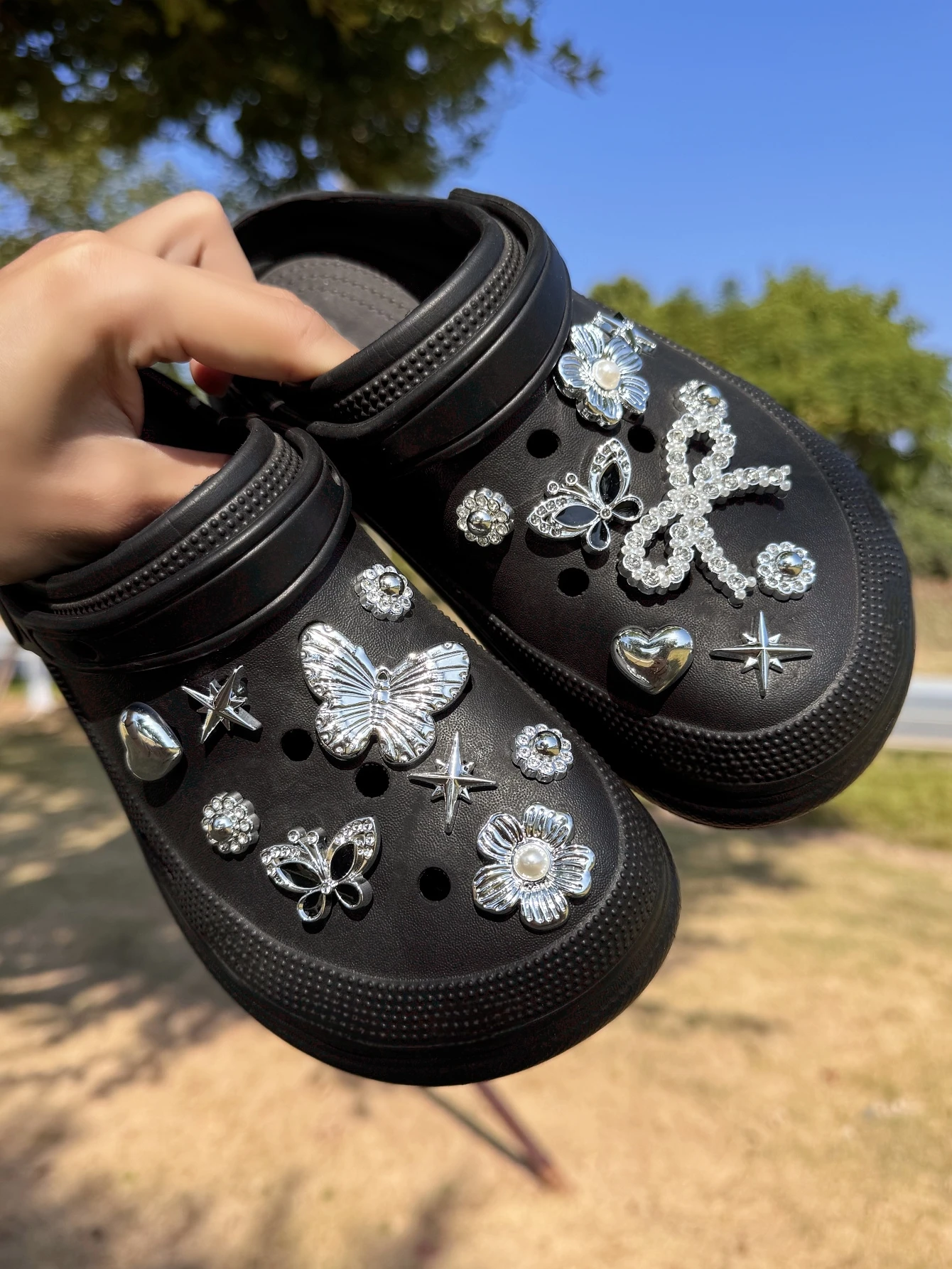 18 Silver butterfly Flower Shoe Decoration DIY Casual Accessories - Fun and multi-functional Personalized Footwear methods