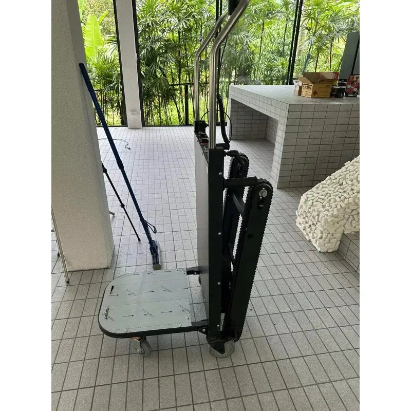 يتسلق السلالم الكهربائية القابلة للطي مناسبة لتحريك الأثاث والأجهزة ومواد البناء.