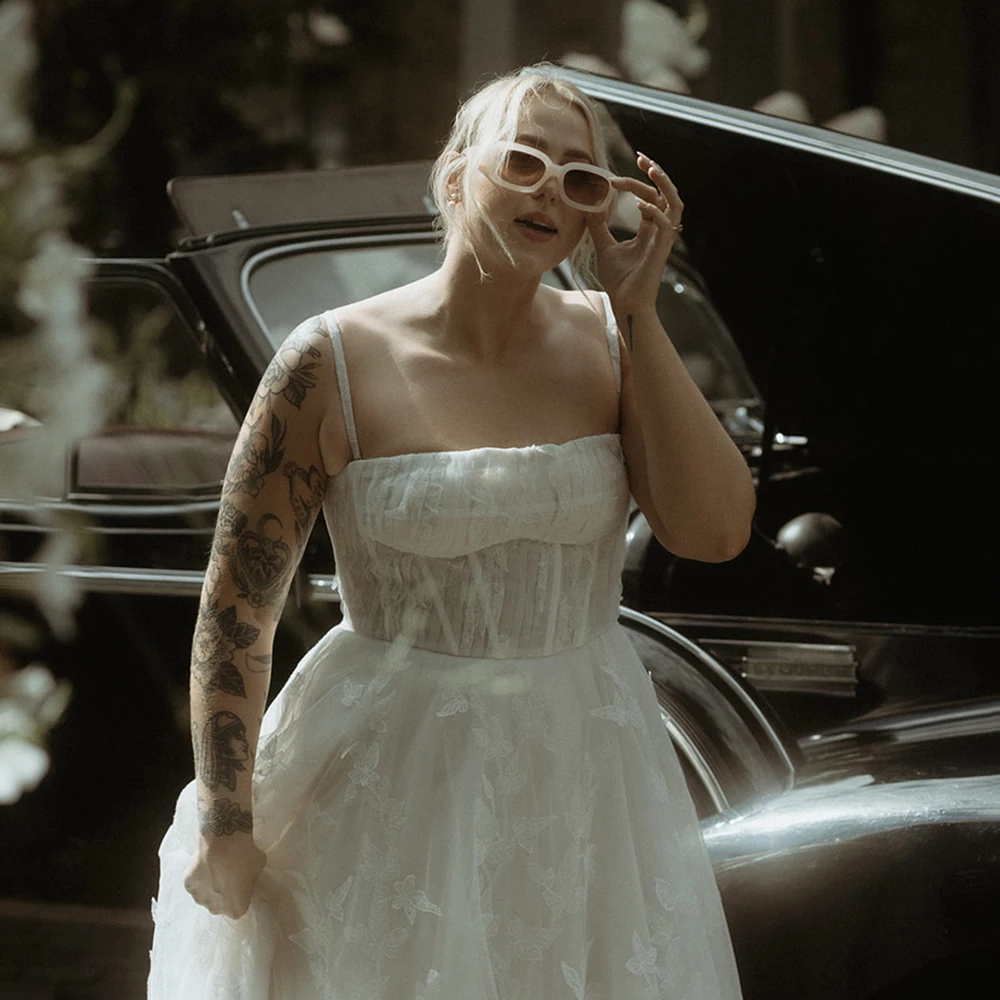 Boho Lace Spaghetti Straps Elegant Wedding Dress Customized A Line Strapless Corset Closure Overweighted Sized Bridal Gowns