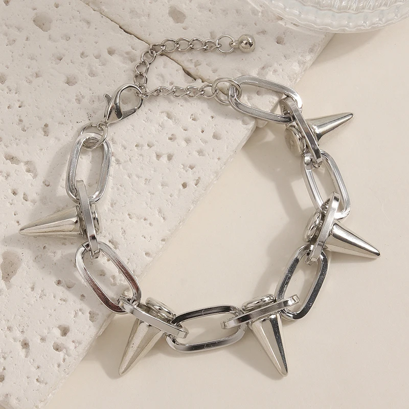 European and American Street Shooting Jewelry Trend Punk Rivet Bracelet Hip Hop Bullet Metal Thick Chain Simple Jewelry.