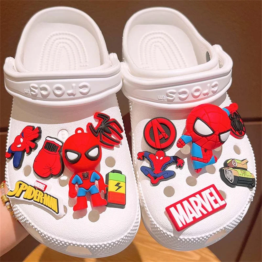 Kawaii Marvel Spider-Man LED charms zestaw klamry do butów uroczy zestaw DIY ozdoby do butów letnie klapki akcesoria dla dziewcząt prezenty