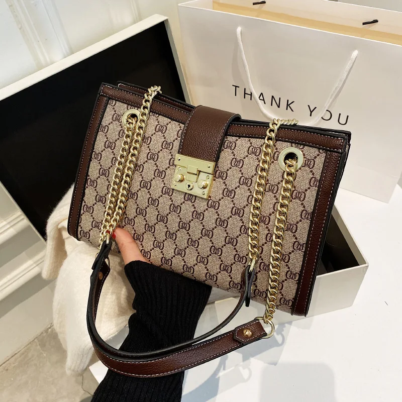 Fashion Chain Girl Crossbody Retro Lattice Flower Ladies Shoulder Bag Hundreds of Commuter Girls Underarm Bag PU Material Metal