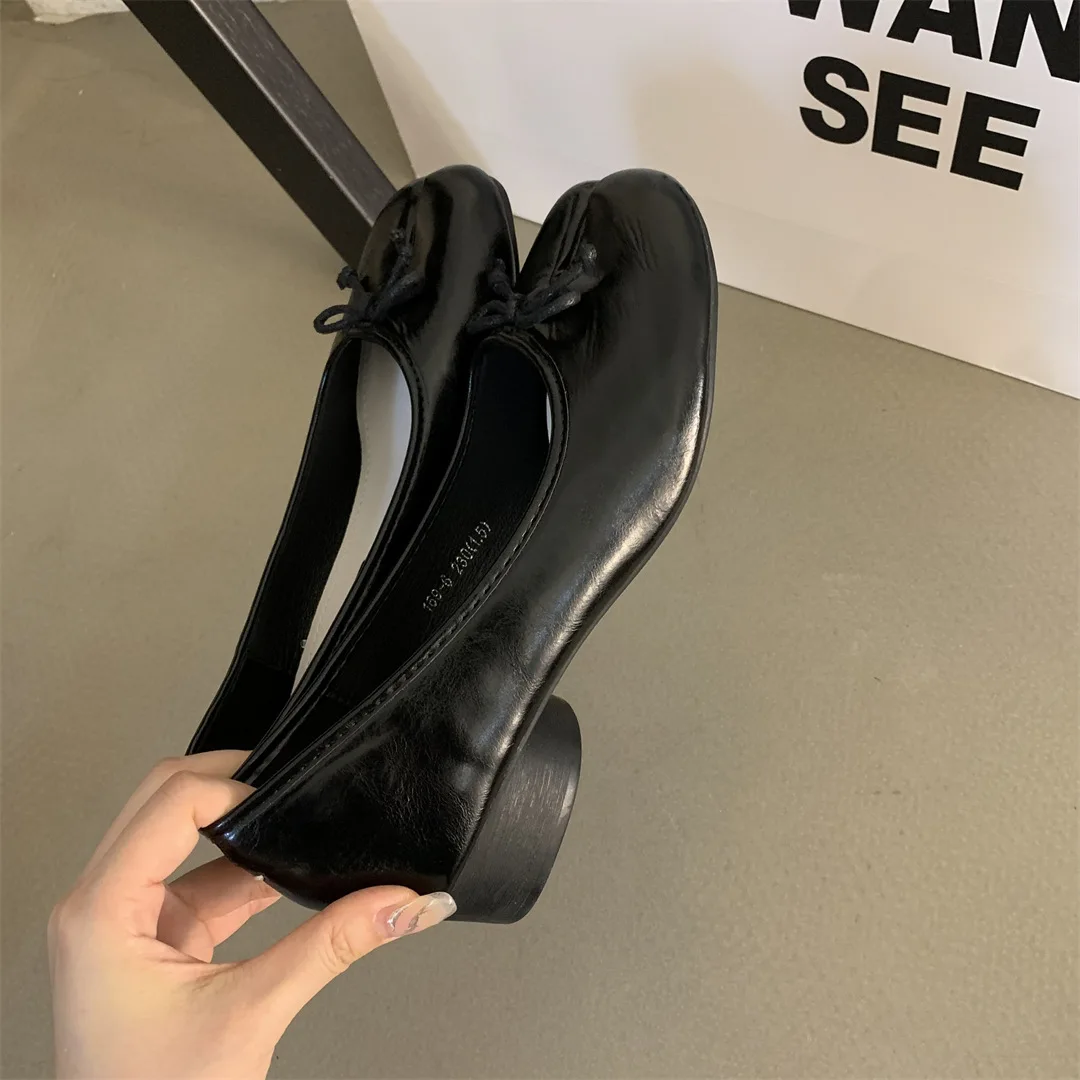 

2025 Women's Early Summer Korean Style Split-Toe Flat Ballet Shoes New Model Comfortable Flats for Ladies