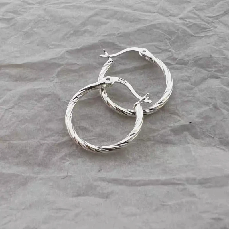 Korea Ins Geometric Twist Circle Earrings Ladies Elegant Temperament Daily Versatile Holiday Accessories Jewelry Gifts
