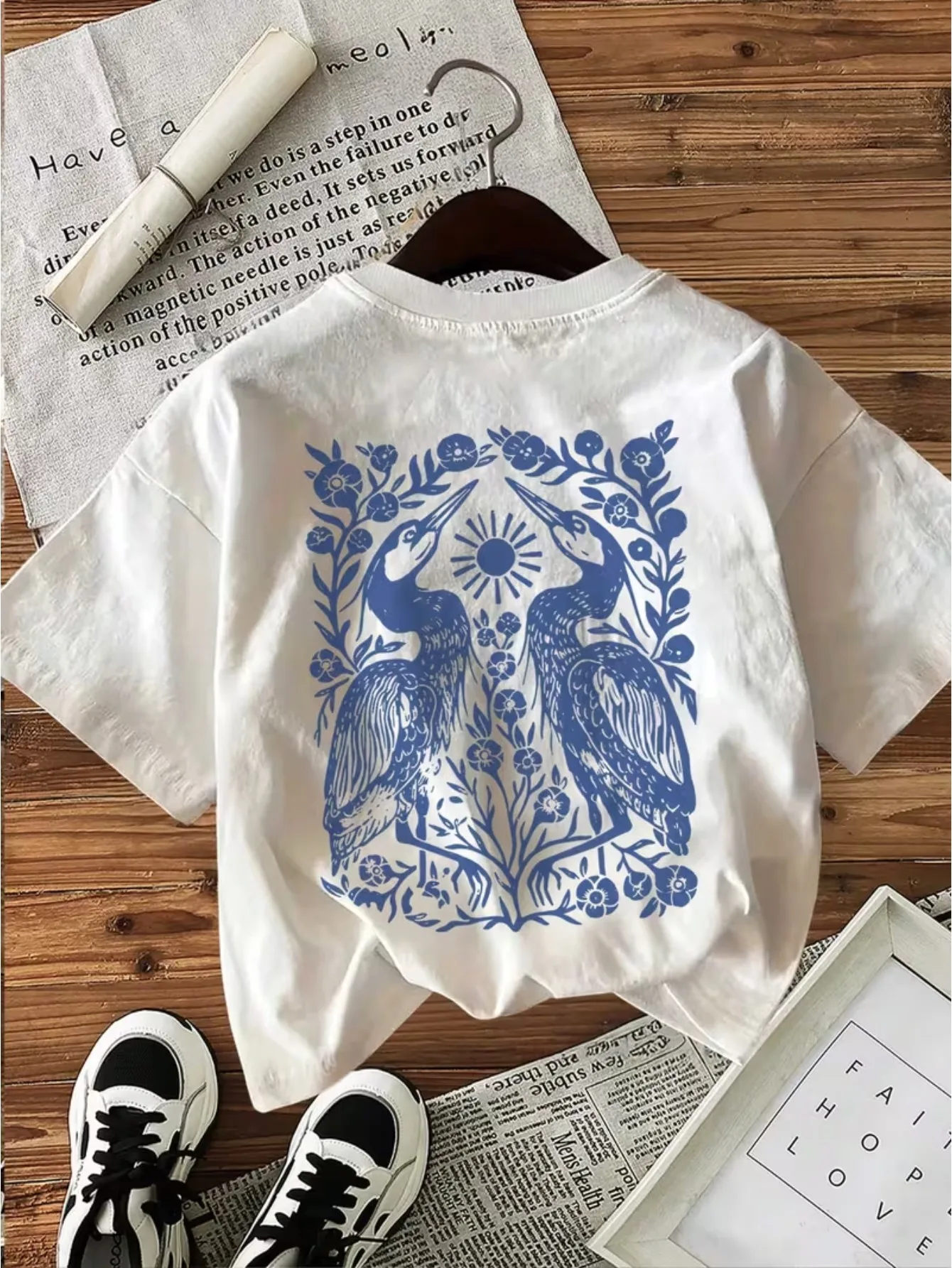 Vintage Heron Bird T-Shirt, symmetrisches Blumen-Grafik-T-Shirt, Retro-Ästhetik, Harajuku, Streetwear, Top, lässig, Unisex, Sommer-T-Shirt – Detail 3