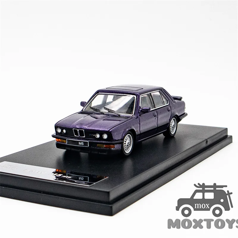 KING MODEL 1:64 M5E28 Diecast Model Car