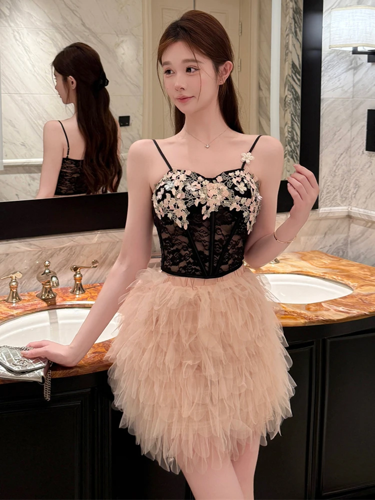 

Элегантный комплект: вышитый цветочный топ-жилет с кружевной отделкой и сетчатой пышной юбкой, короткий рукав, V-образный вырез, низкая талия