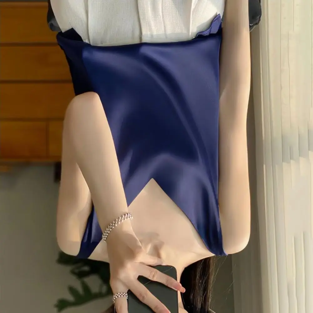 

Women Vest Women Satin Vest Women’s V-neck Satin Tank Tops Loose Fit Vest Blouses Solid Color Smooth Bottoming Shirts Shiny Top