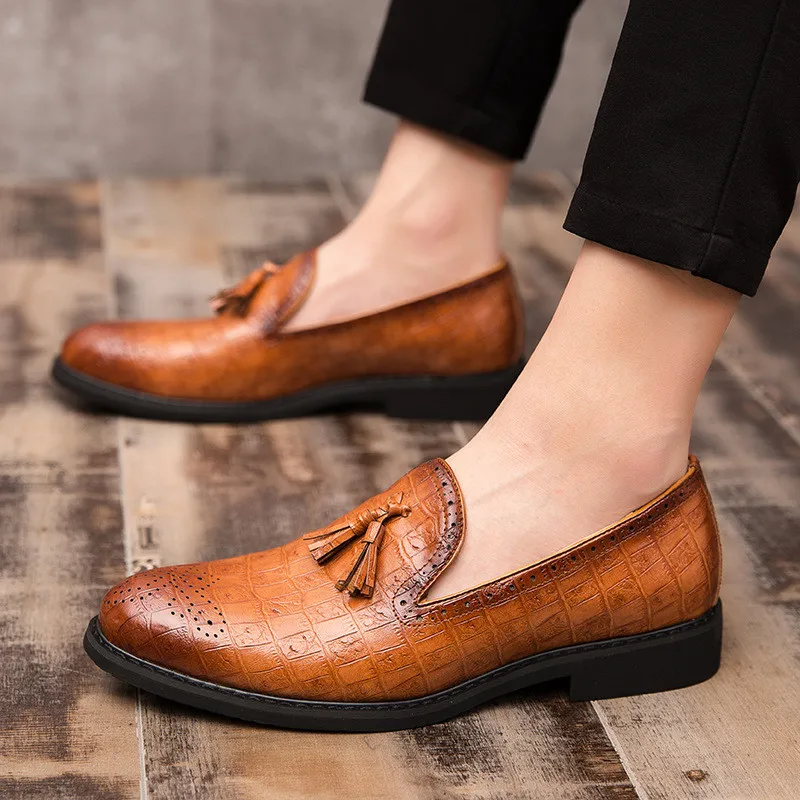 Male Formal Footwear Men Loafers Patent Leather Brown Slip On Tassel Loafers Wedding Party Shoes Men casual Shoes Big Size 38-46