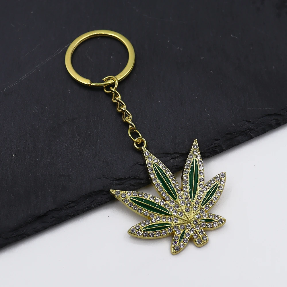 Full Rhinestone Laid Luxury Keychain Green Color Alloy Maple Leaft Pendant for Backpack Bags Car Keys Promotion Gift Keyring