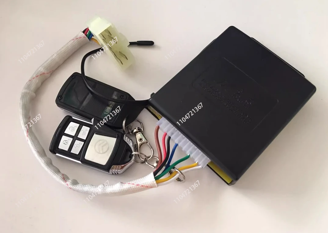 

Zhongtong bus passenger door remote controller 9806-80-00456 Two-door remote controller